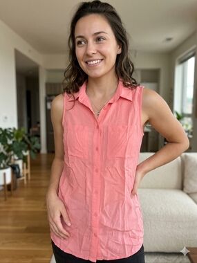 Divided Sleeveless Button-Down Blouse in Coral